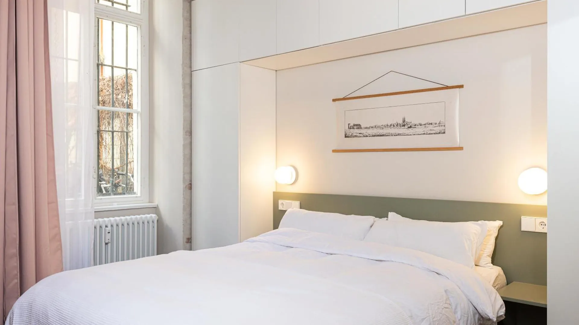 3 Bdr Apt In Prenzlauer Berg With Cinema Berlin Germany
