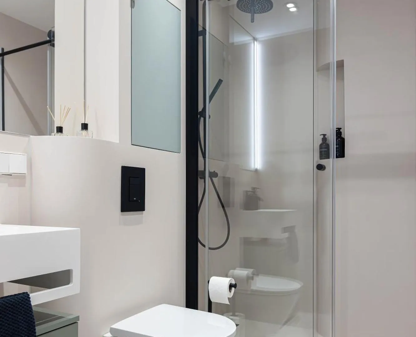 3 Bdr Apt In Prenzlauer Berg With Cinema Berlin 0*,  Germany
